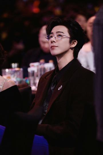 怎么能这么冷清呢！