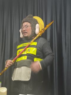 “哥，你说过，有我们三个人的地方才是家”
​“大哥的手不能冷