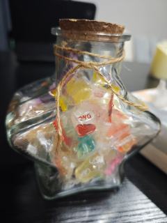 “哥，你说过，有我们三个人的地方才是家”
​“大哥的手不能冷