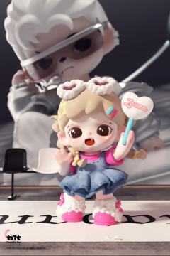 最喜欢妹妹了，甜甜惹人爱，其次就是白毛哥哥舞台王者，图片顺序