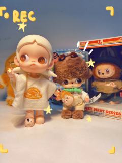 回来了，我带回来了小dimo 跟一个店长哥