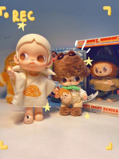 回来了，我带回来了小dimo 跟一个店长哥