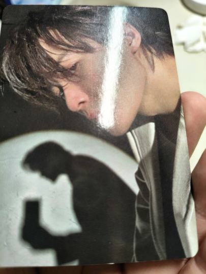 求鉴别，今年五六月买的，感觉上城市的色调比较奇怪，卡的质量也不怎么样，ELLE的见有点细了，求美丽富裕的同担鉴别一下