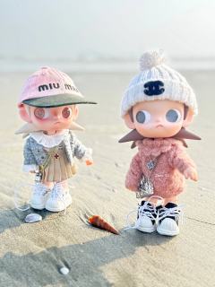 手牵手去赶海啦
#Zsiga #嘎子姐娃衣 #泡泡玛特 #潮