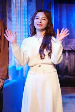 悬疑恐怖话剧《天黑请闭眼》是有点意思

整个剧目还是有一点点