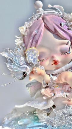 【吟雪诗】
平安夜，
天空飘来的雪花，
是诗歌的旋律。
听，