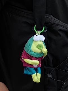 哈哈哈哈我们也来参赛咯
翠花袍子pk谁最好看
