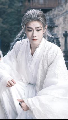 请多多支持月鳞绮纪！！
力推！！优酷独播
由田嘉瑞 鞠婧祎 