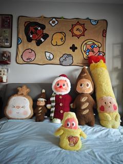 星星人的抱枕 头枕 坐垫真的是最实用的娃，
每天离不开的存在