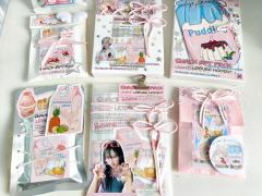 一套文创打包了很多份小礼物，零食大礼包！好好看的文创