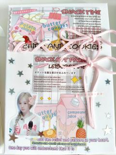 一套文创打包了很多份小礼物，零食大礼包！好好看的文创