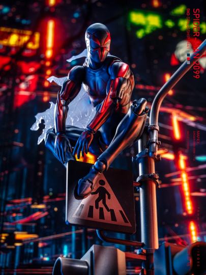 Mafex｜蜘蛛侠2099原创玩具摄影分享，来自Mafex的蜘蛛侠2099，米格尔实在太帅了，带点邪典气质的未来蜘蛛侠。mafex这款手感相当不错，如果体型再稍稍健硕一点会更完美。
