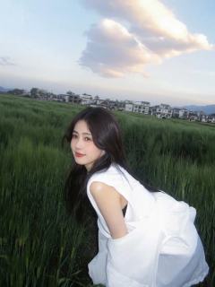 宋雨琦：白鹿来比美吧！
白鹿：那来吧。