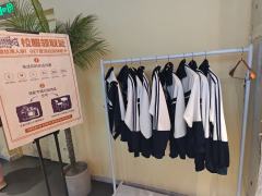 🥳沉浸场景感受
从五角场合生汇B1开心麻花街区走进去，一路