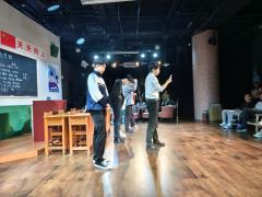 🥳沉浸场景感受
从五角场合生汇B1开心麻花街区走进去，一路