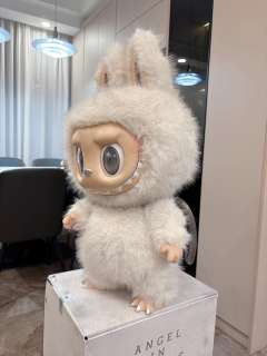 泡泡玛特LABUBU大天使ZIMOMO 
全新未拆封正品闷包