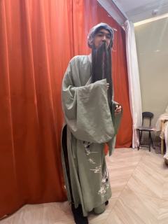 山茱萸的弓是什么意思我懂了，
这山下真的没有小渔村好玩，
忆
