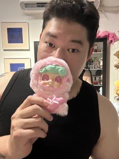 跟着Q宝，走进奇想童话森林里
别害怕长大
Q宝守护你的童心，