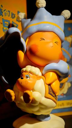 🌟晚安，世界！星星人会一直守护着你🌟

🌙 星星人戴着