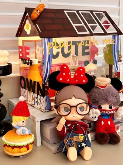 嘎子姐也是被我养的好好的🥰快夸我设计的小房子🏠～每一套衣服都换了相应的置景！不得不说～花了我好大的心血呢💪效果超好‼️