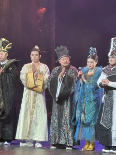 地府爆笑局，PLUS更尽兴☝️

❤️推荐理由
第一部看的开