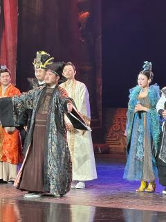 地府爆笑局，PLUS更尽兴☝️

❤️推荐理由
第一部看的开