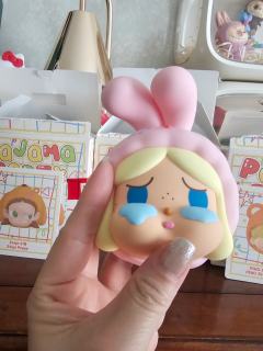 哭娃盲盒耳机包攻略!哈哈哈
1.由于哭娃两个粉粉的兔子耳朵