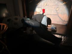 踏尽人间阑珊处,槐花惊鸿照影疏。
相思若解千山雪,策马扬