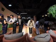 时长：110分，无休息。
布景不错，有种回到校园的感觉，板报