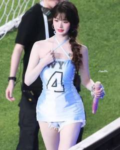 希望小圆能永远穿自己最喜欢的衣服 不再被公司绑架 活出精彩的