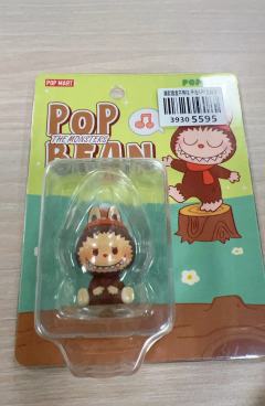 一早收到之前千岛抽福袋的货，一下子labubu1.0、2.0