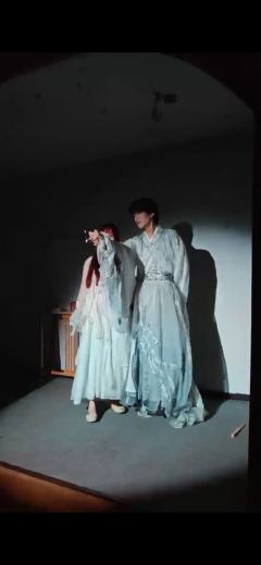 这一刻 我的眼里只有你了

待君至 小天机-瑶音
无名/长风