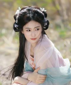 想要一个全是白鹿美照的评论区