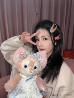 想要一个全是白鹿美照的评论区