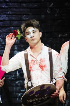 终于背着卡拉马包看上卡拉马了……李ls的伊万特别好，花花你怎