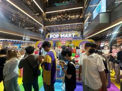 泰国人排队买泡泡玛特…
这边也是很卷了。