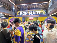 泰国人排队买泡泡玛特…
这边也是很卷了。