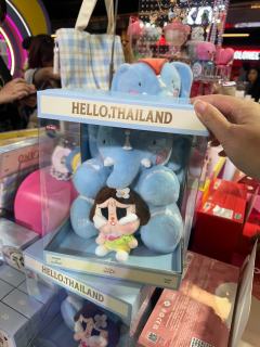 泰国人排队买泡泡玛特…
这边也是很卷了。