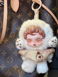 和LV的适配度太高啦！明明很有高级感配色的娃为啥是雷，搞不懂