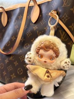 和LV的适配度太高啦！明明很有高级感配色的娃为啥是雷，搞不懂