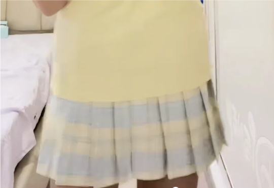 刷视频刷到的这条裙子是山的吗