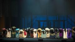 历史上短短几十字，居然可以丰富成一部3小时的舞台剧。
没有看