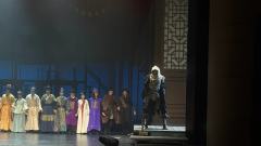 历史上短短几十字，居然可以丰富成一部3小时的舞台剧。
没有看