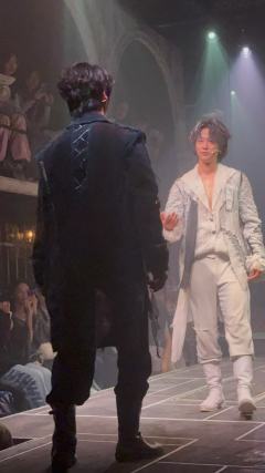 尤宣程唱的好好,霍泽安舞跳的好好
演员:两位其实都第一次看,