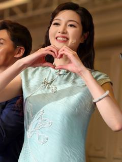 没有想到百年老洋房白公馆里居然藏着一个沪剧小剧场，上一轮超高