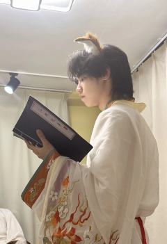 李不言，那一剑一定很痛吧，
为了改变我死亡的命运而做了那么多