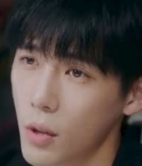 我见过帅哥但没见过这么有魅力的