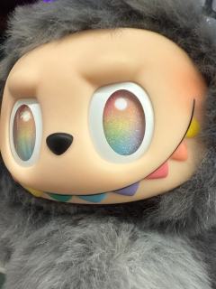 总结:
买了一个假货后,再买一个真的对比才知道,看眼睛就能知