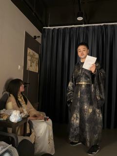 流芳
本场演职人员

陈明遇：多冰

方亨/顾元方：二君

