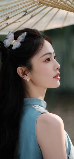 𝑾𝒆𝑪𝒉𝒂𝒕/白鹿头像🌿
小菠萝的头像来了